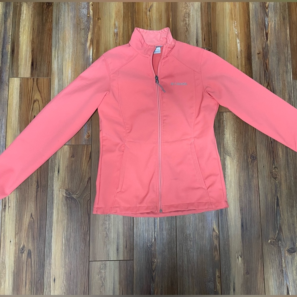 Columbia women’s soft shell jacket size xs